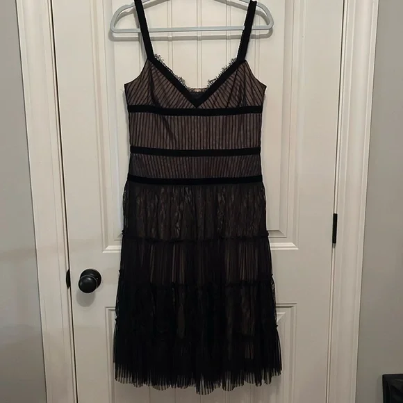 EUC BCBG lace black dress size 10 - Picture 1 of 5